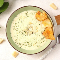 Сырный крем-суп с пармезаном и дор блю